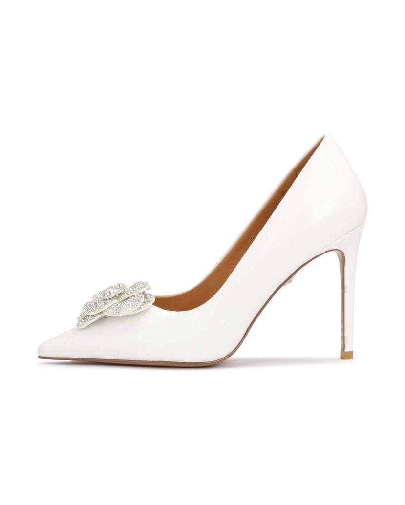 Kazar-Weiße-Lederpumps-mit-glitzernder-Blume-weiss