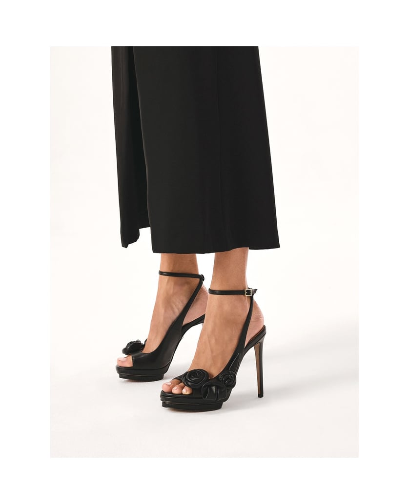 Kazar-Black-sandals-with-leather-flowers-čierna