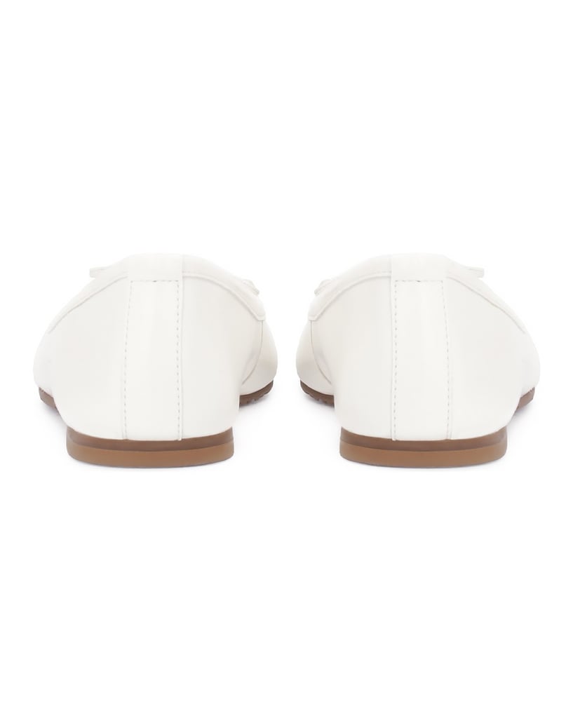 Kazar-Weiße-Lederballerinas-mit-Anhänger-weiss