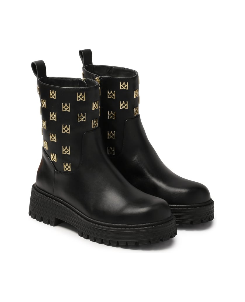 Kazar-Zipper-boots-decorated-with-metal-monograms-čierna