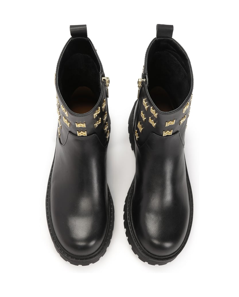 Kazar-Zipper-boots-decorated-with-metal-monograms-čierna