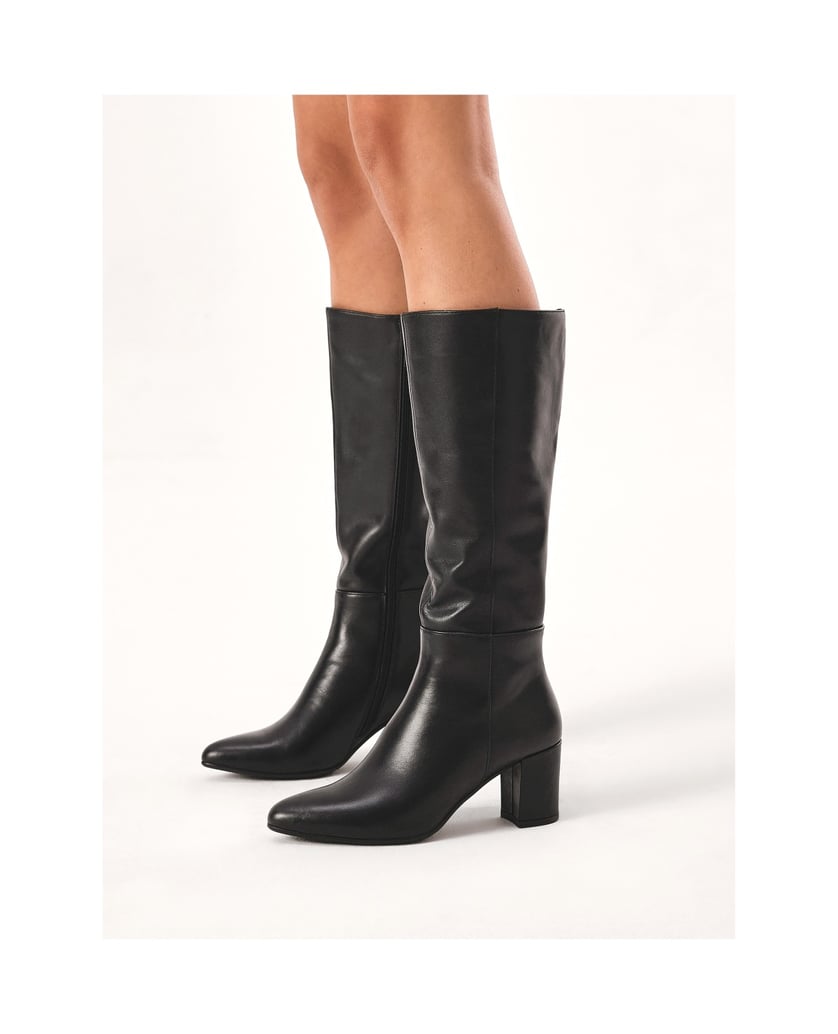 Kazar-Schwarze-Stiefel-an-einem-Pfosten-schwarz