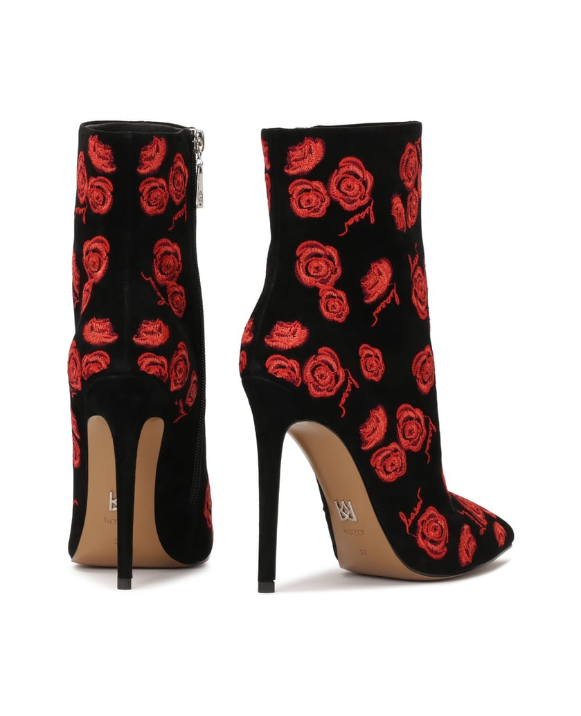 Kazar-Suede-boots-with-embroidered-red-flowers-černá