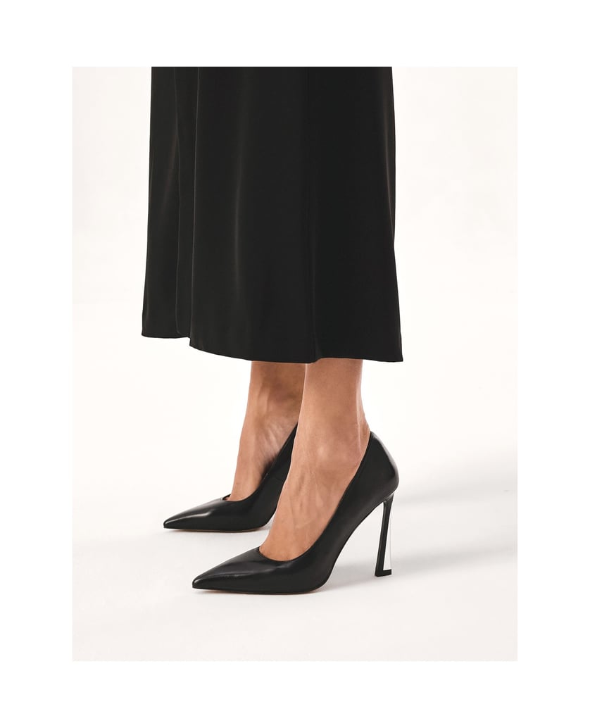 Kazar-Black-heeled-pumps-with-metal-inserts-černá