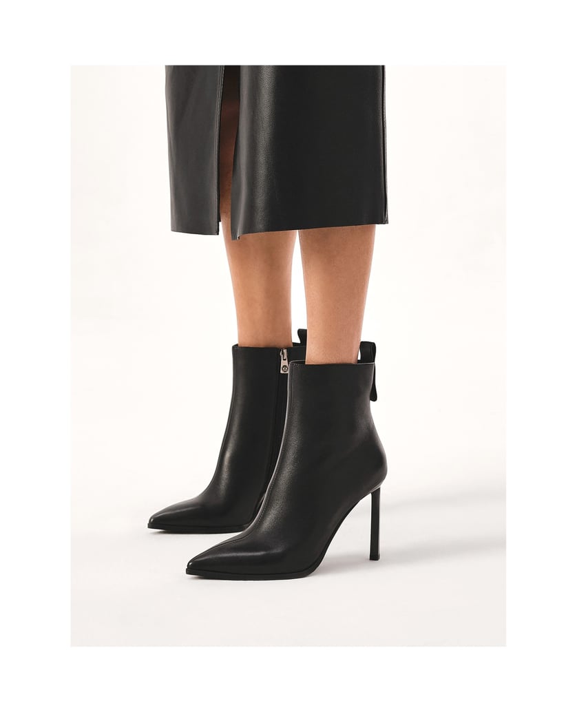 Kazar-Black-leather-boots-with-a-slender-heel-čierna
