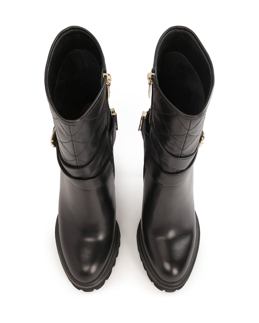 Kazar-Stiletto-booties-with-a-logoed-strap-around-the-upper-čierna