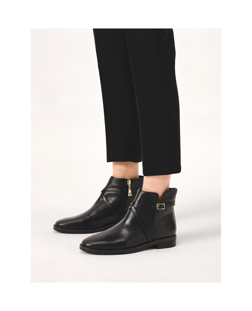 Kazar-Flache-Stiefel-mit-sich-kreuzenden-Rieme-schwarz