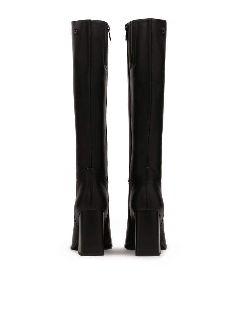 Kazar-Minimalistische-schwarze-Stiefel-aus-wei