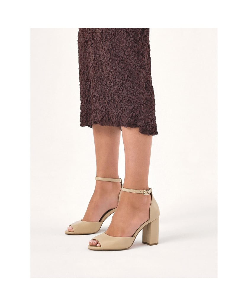 Kazar-Beige-sandals-with-full-heel-béžová
