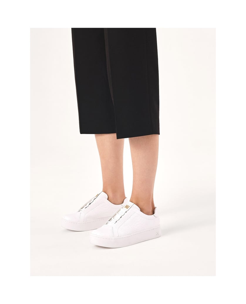 Kazar-White-sneakers-with-embossed-monograms-biela