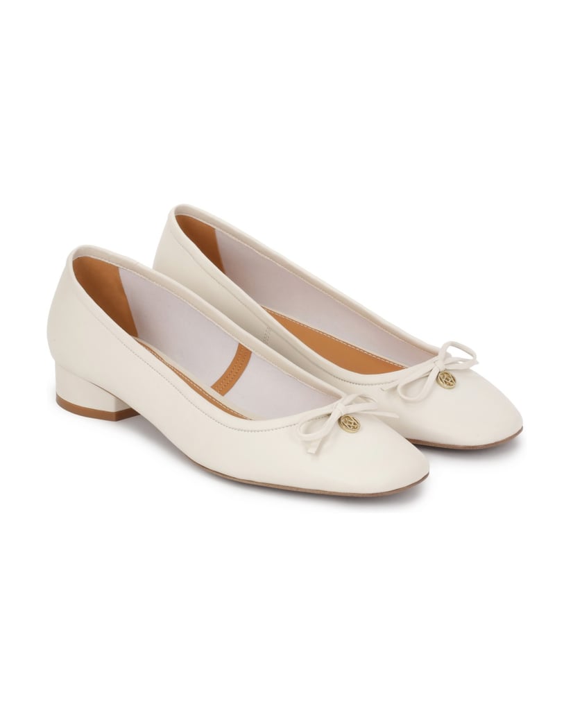 Kazar-Weiße-Pumps-aus-Leder-mit-niedrigen-Absä-weiss