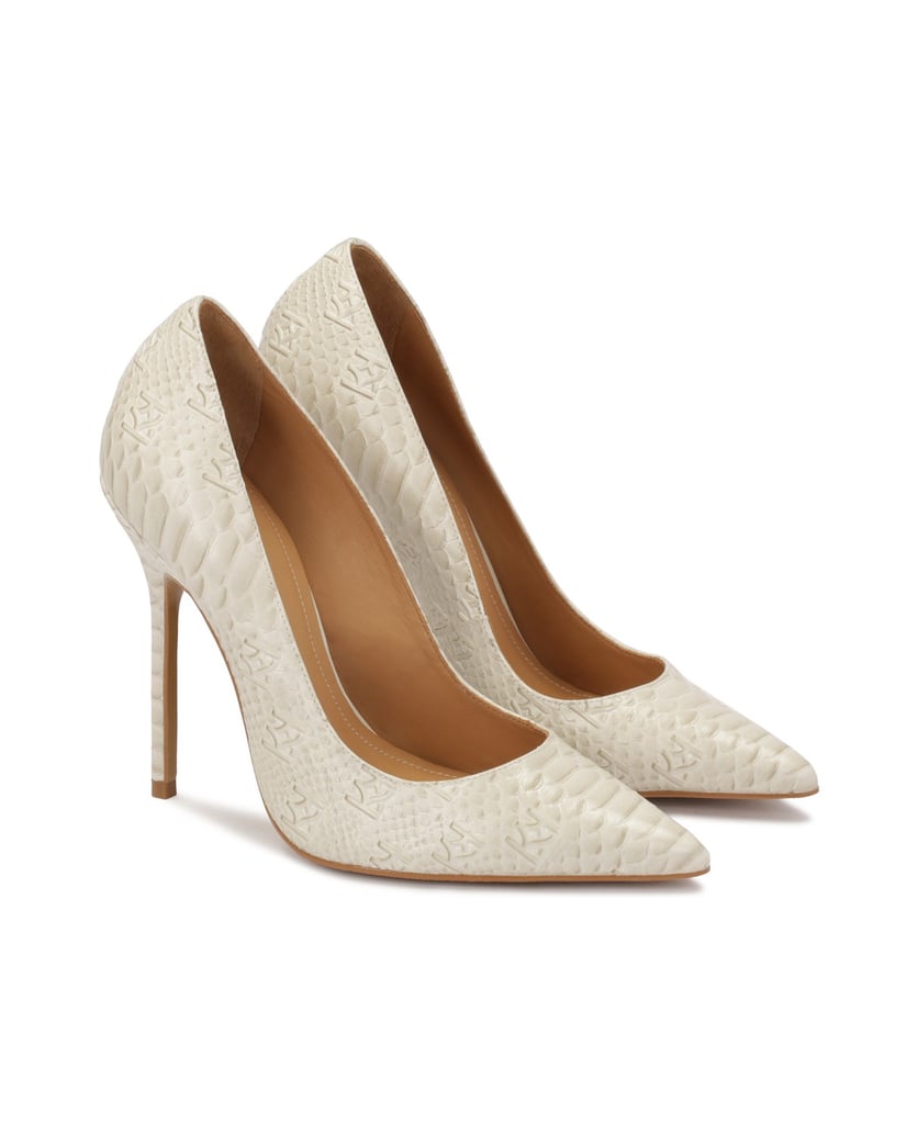 Kazar-Elegant-pumps-with-embossed-pattern-bílá
