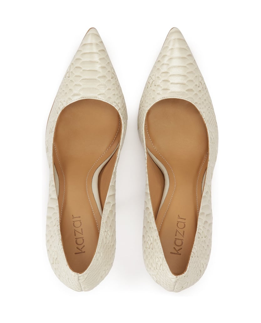 Kazar-Elegant-pumps-with-embossed-pattern-bílá