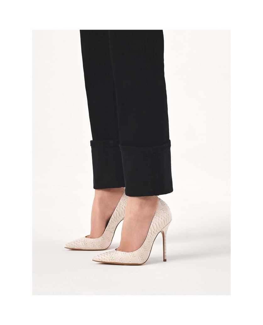 Kazar-Elegant-pumps-with-embossed-pattern-bílá