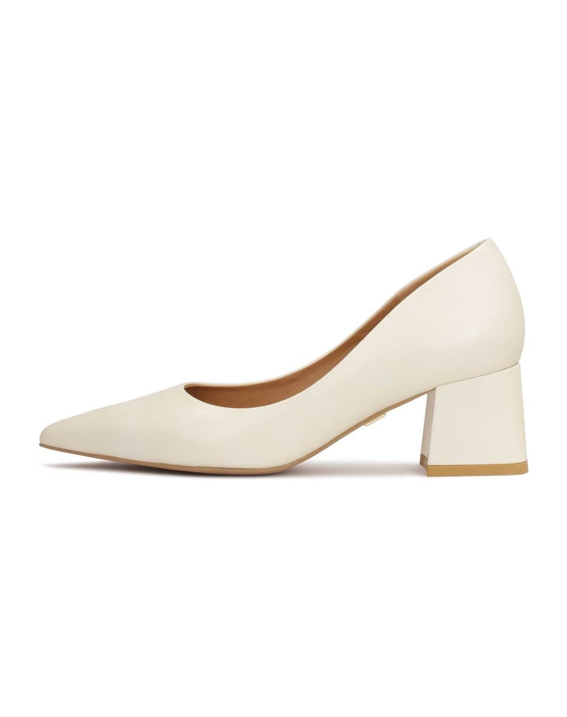 Kazar-Minimalist-pumps-in-neutral-color-biela
