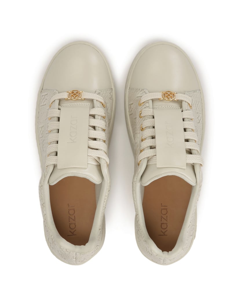 Kazar-Bequeme-Ledersneaker-mit-geprägtem-Muster-weiss
