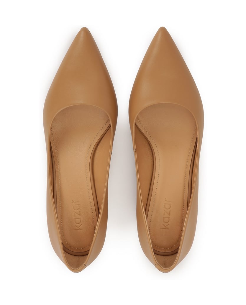 Kazar-Light-brown-pumps-with-a-wide-heel-velbloudí