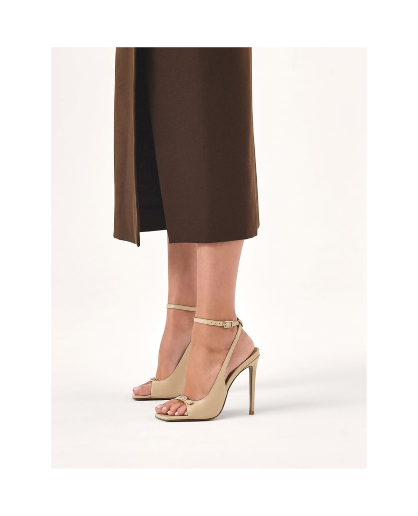 Kazar-Beigefarbene-Sandalen-mit-modischem-Desi-beige