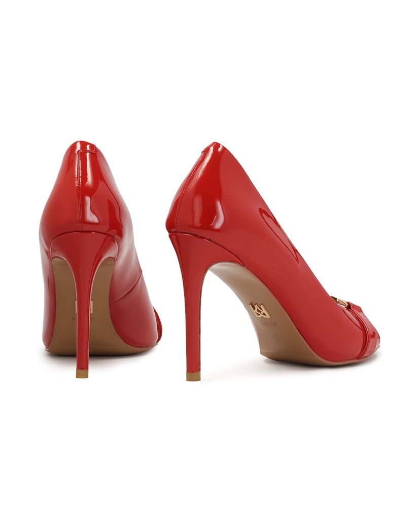 Kazar-Red-patent-leather-pumps-with-cutout-on-toe-červená
