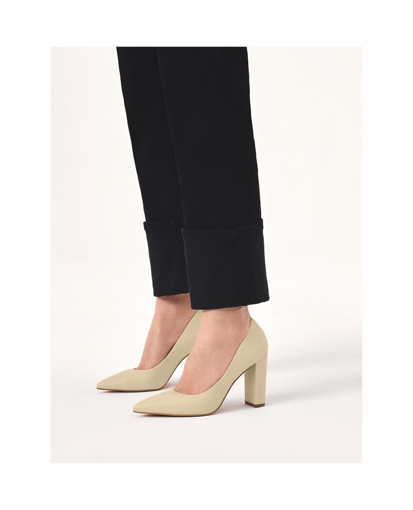 Kazar-Wide-heel-pumps-in-cream-color-pastelovo-žltá