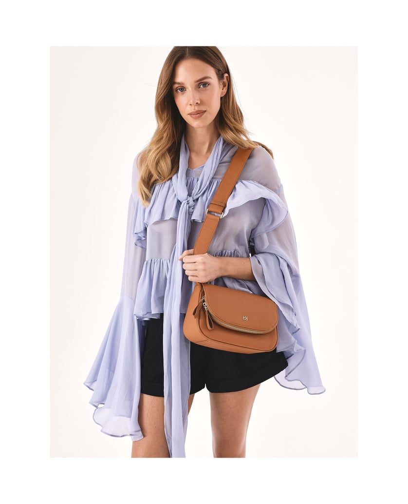 Kazar-Small-leather-handbag-on-a-wide-strap-velbloudí