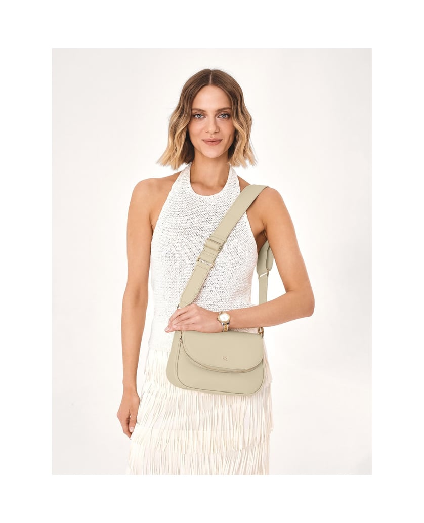 Kazar-Cream-handbag-with-a-pocket-in-the-flap-bílá