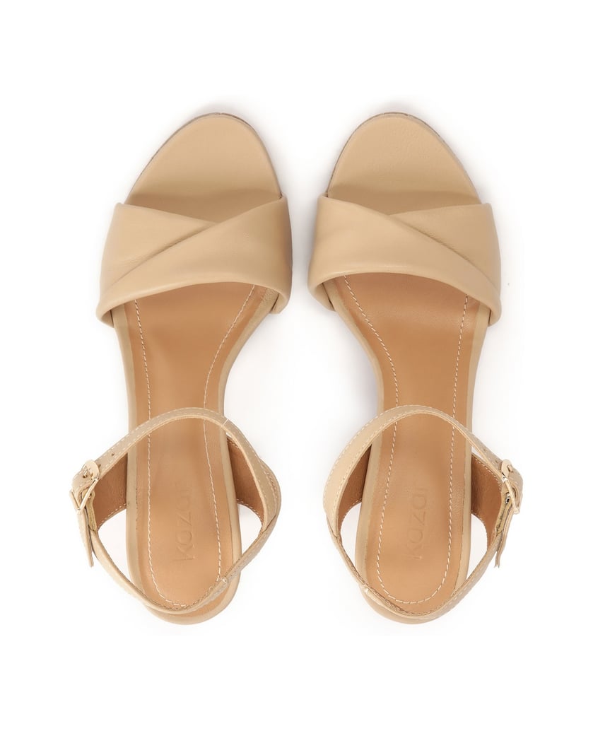 Kazar-Beigefarbene-Lederpfostensandalen-beige