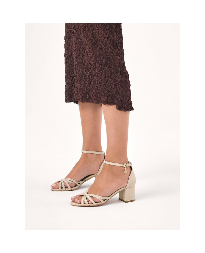 Kazar-Beige-sandals-with-full-heel-on-a-post-béžová