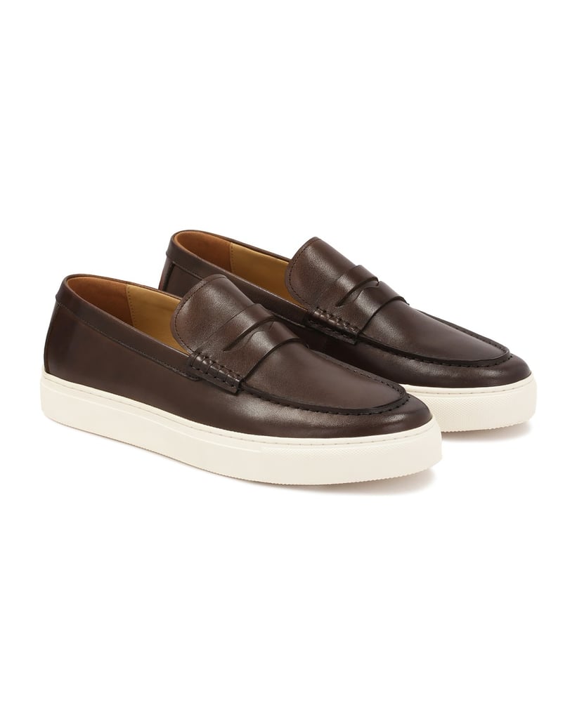 Kazar-Braune-Slip-on-Sneakers-mit-weißer-Sohle-braun