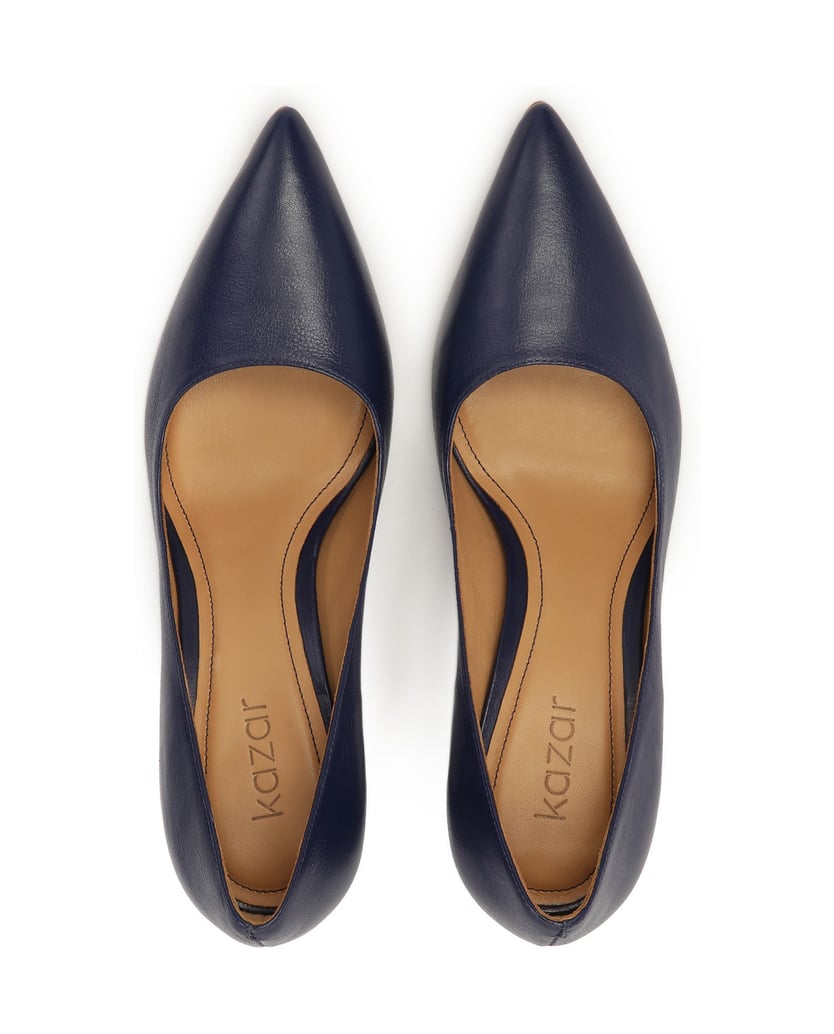 Kazar-Navy-blue-pumps-on-a-post-with-pointed-toe-noses-tmavě-modrá