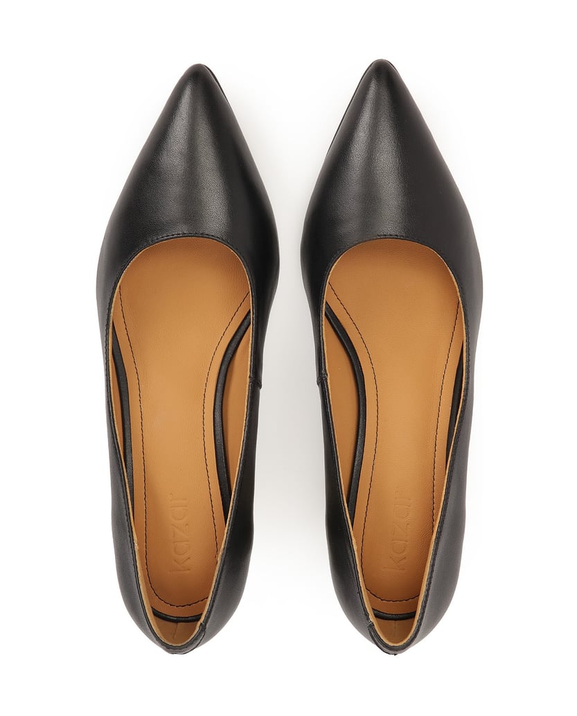 Kazar-Schwarze-Lederpumps-mit-goldener-Verzierung-an-der-Ferse-schwarz