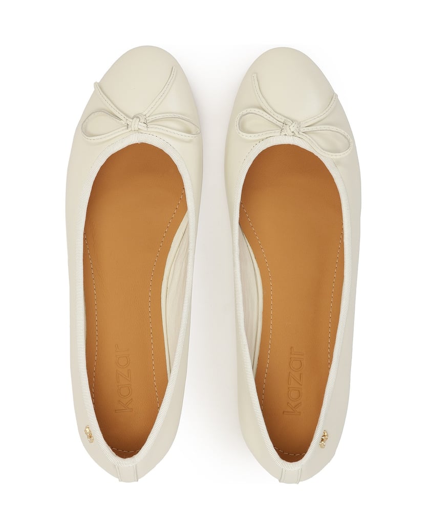 Kazar-Ballerinas-aus-weißem-Leder-mit-brauner-weiss