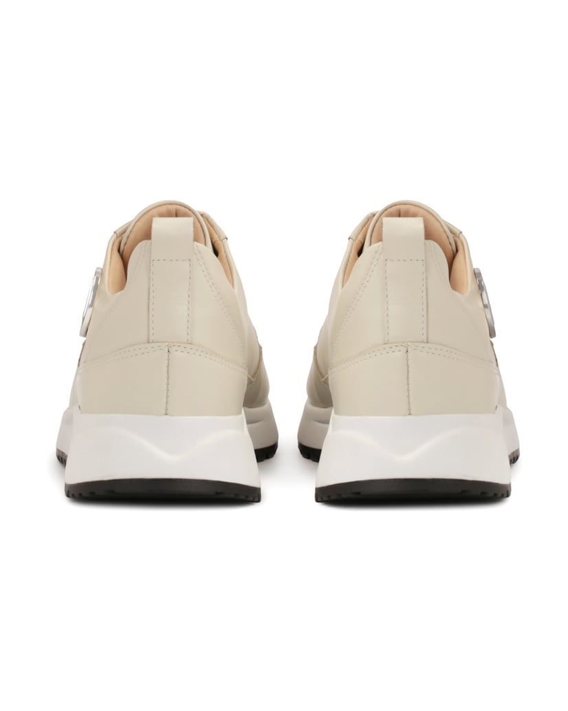 Kazar-Comfortable-sneakers-decorated-with-a-silver-monogram-biela