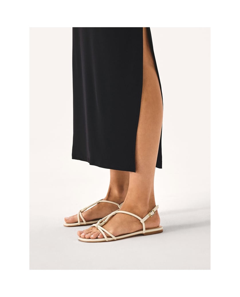 Kazar-Minimalist-sandals-on-a-flat-sole-biela