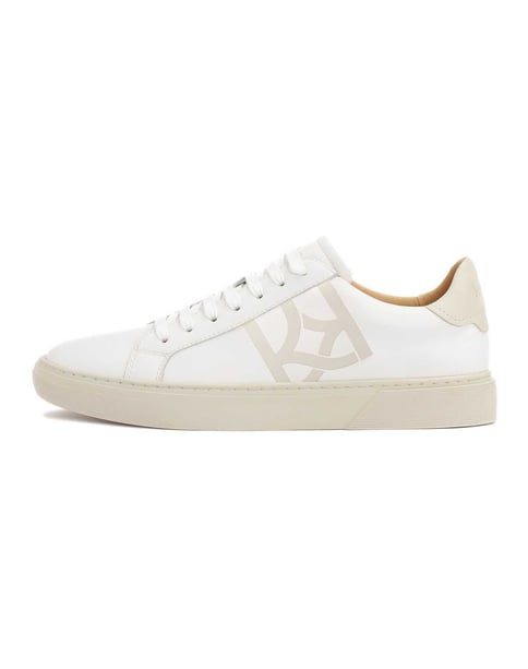 Comfortable men's sneakers with lace-up upper