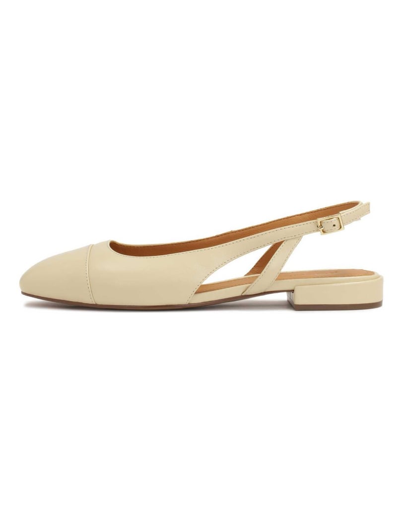 Kazar-Cremefarbene-Pumps-mit-fein-geschnittene-weiss