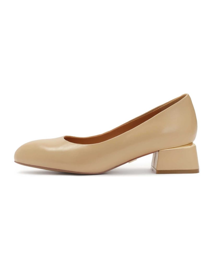 Kazar-Beige-pumps-with-metal-insert-on-a-post-béžová