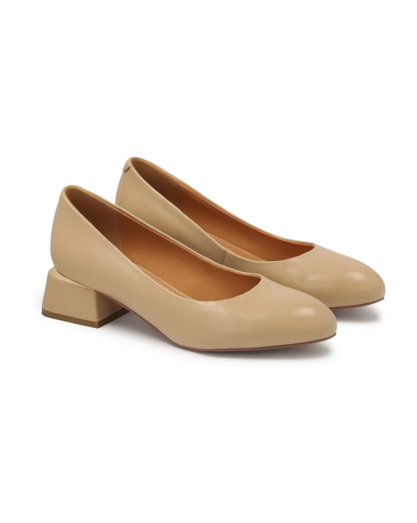 Kazar-Beige-pumps-with-metal-insert-on-a-post-béžová