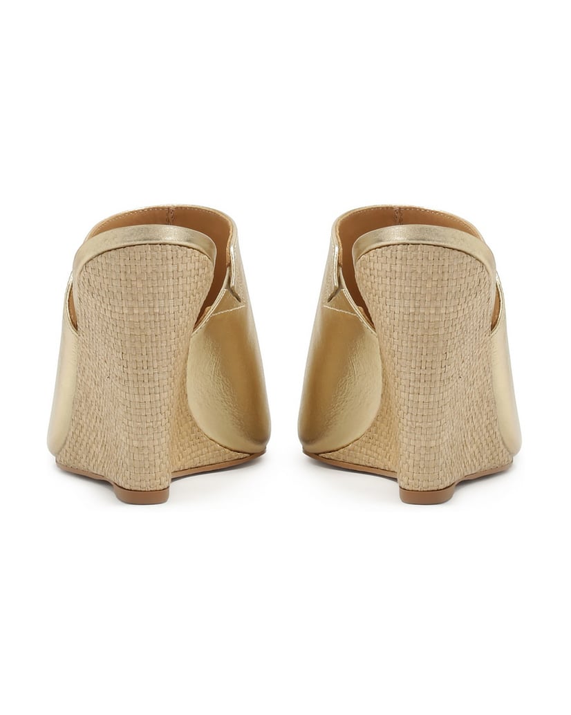 Kazar-Gold-leather-mules-with-raffia-heels-zlatá