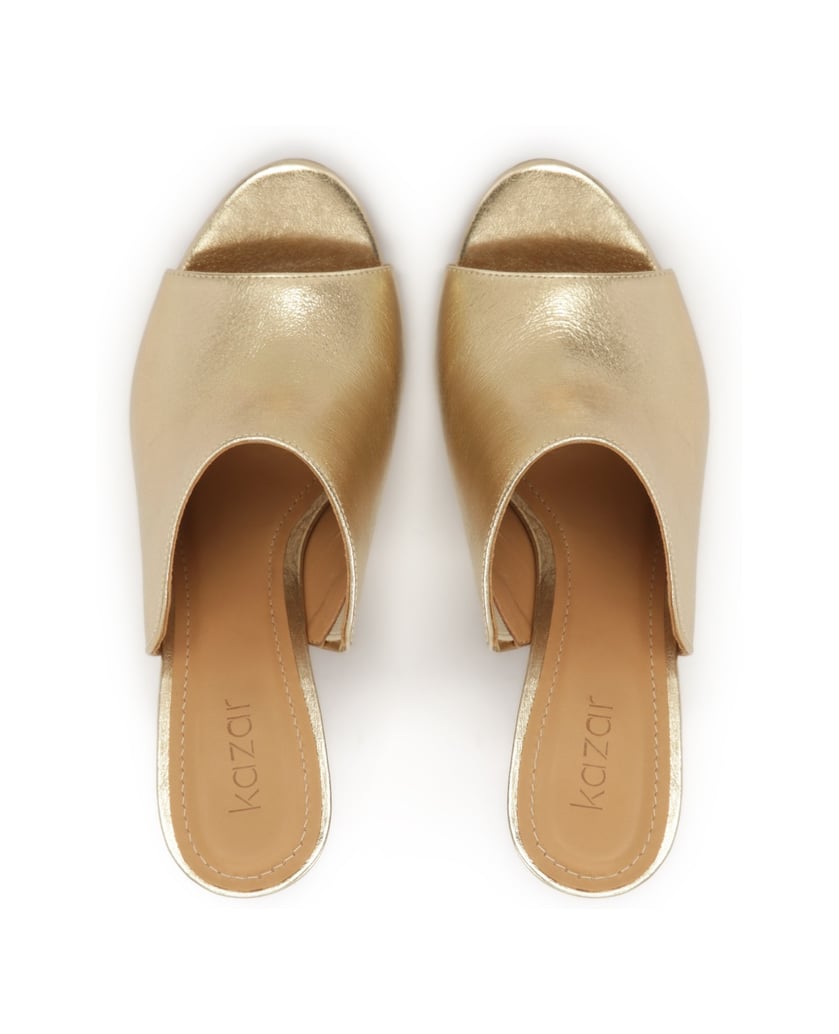 Kazar-Gold-leather-mules-with-raffia-heels-zlatá