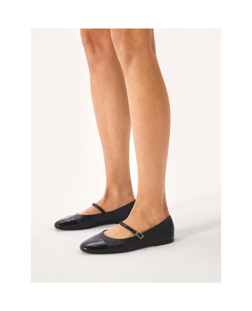 Kazar-Black-ballerinas-with-patent-leather-noses-černá