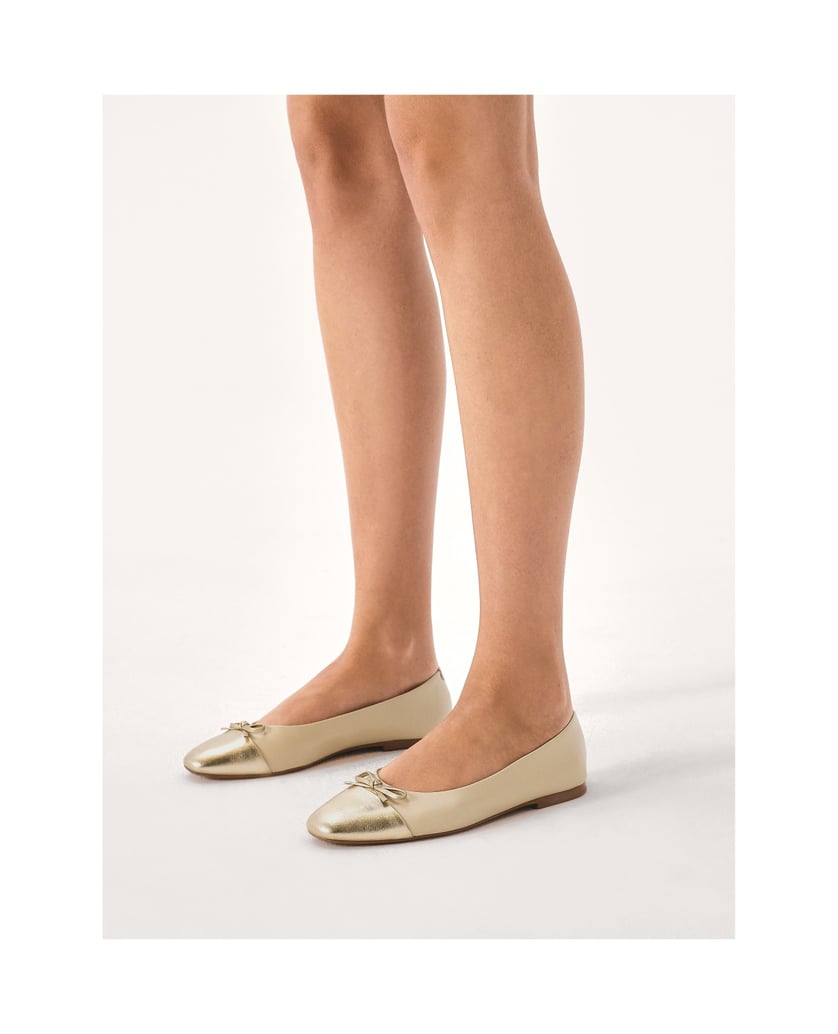 Kazar-Lederballerinas-mit-goldenen-Nasen-weiss