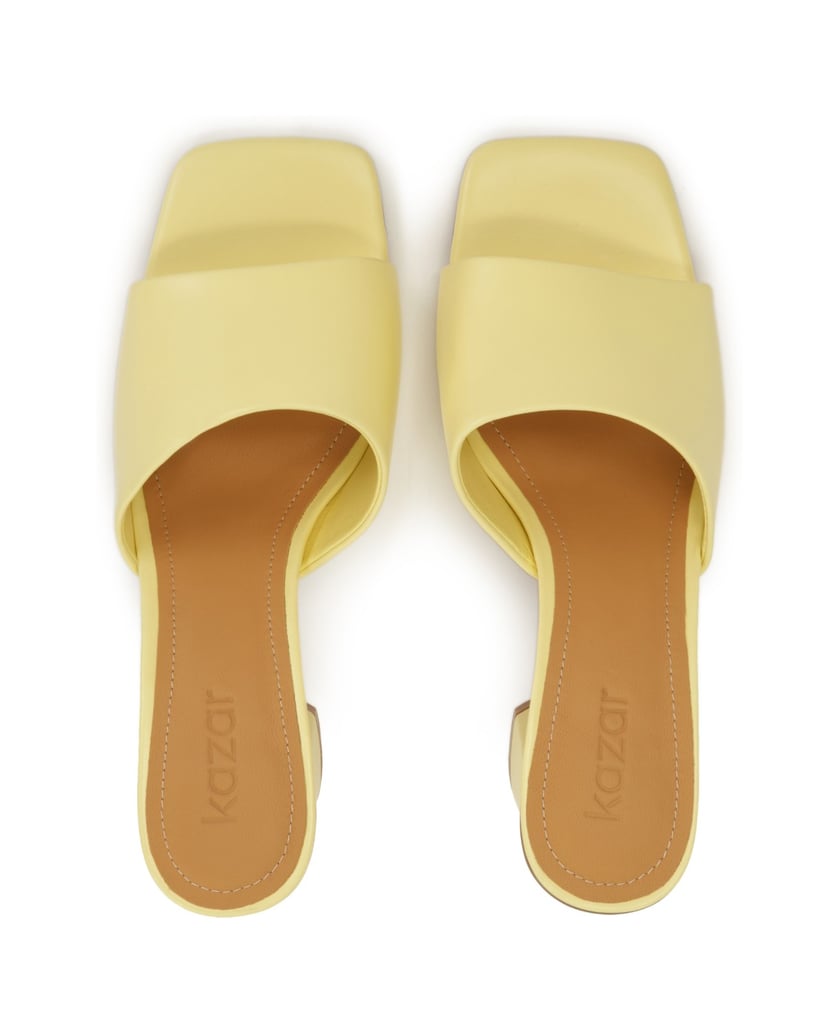 Kazar-Gelbe-Maultiere-auf-einem-Block-gelb