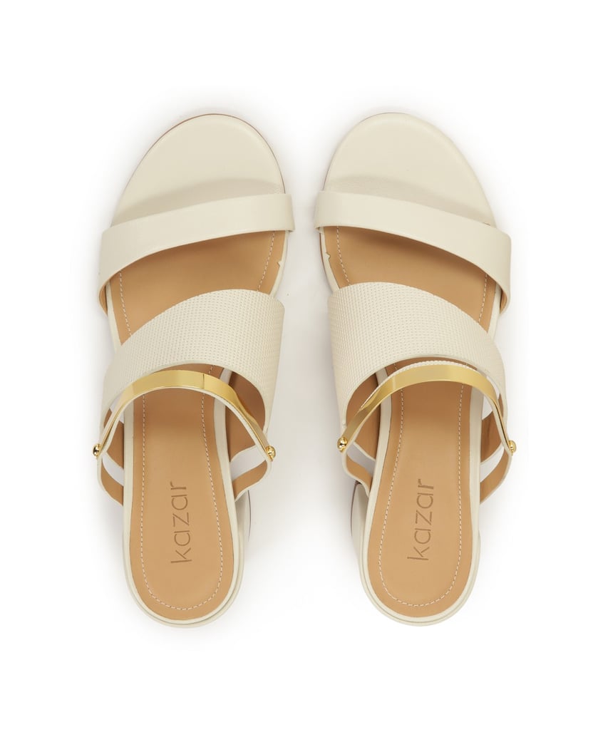 Kazar-Pantoletten-mit-Absatz-und-Metallbandverzierung-weiss