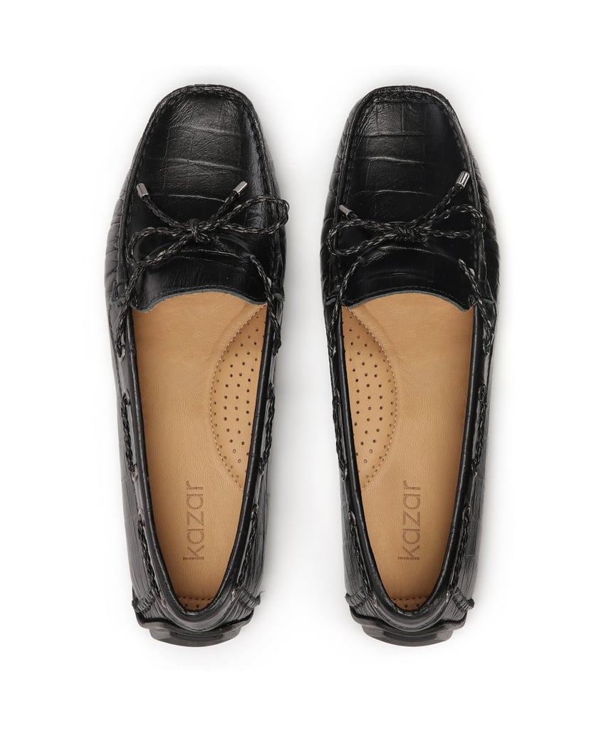 Kazar-Black-moccasins-with-a-thong-around-the-upper-čierna