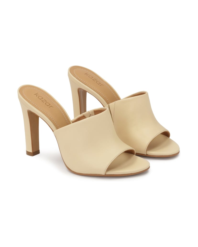 Kazar-Pantoletten-mit-Absatz-aus-hellem-Leder-weiss