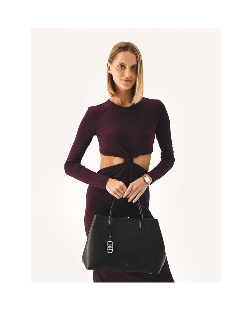 Kazar-Black-leather-handbag-in-minimal-style-čierna