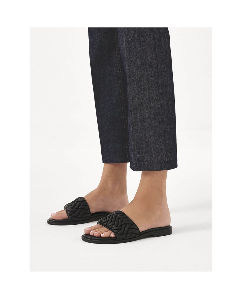 Kazar-Schwarze-Lederpantoletten-mit-Knitterrie-schwarz