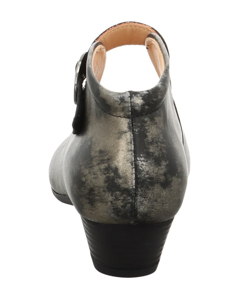 Think-Pumps-AIDA-schwarz