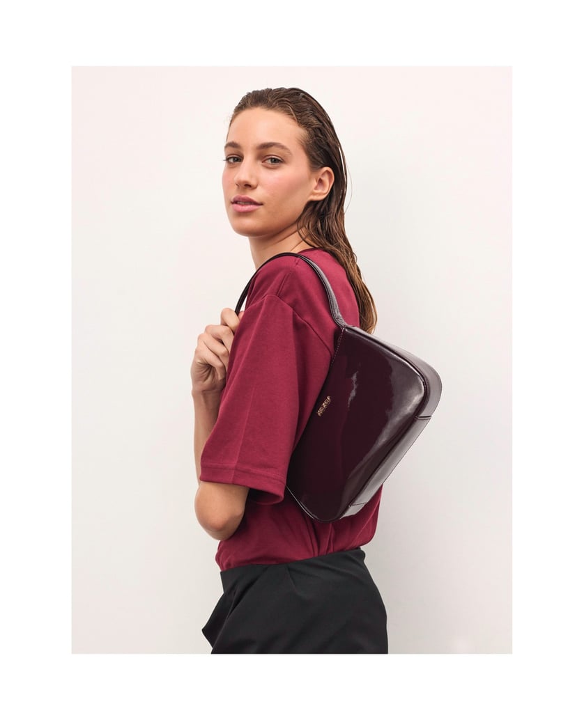 Kazar-Small-patent-bag-in-maroon-color-červená